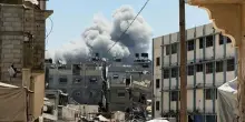 Gaza, raid israeliano colpisce la mensa degli sfollati a Deir al Balah: morti e feriti