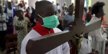 Epidemia di Ebola, l&rsquo;Oms: in Congo oltre 900 casi sospetti e 204 morti