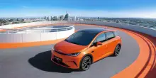 Byd lancia Dolphin G DM-i, sfida alle compatte ibride in Europa