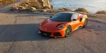 Lotus presenta Emira 420 Sport, pi&ugrave; potente e leggera