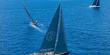 Vela, Armani Superyacht Regatta, guidano Moat e Liberty Squared
