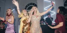 Tv, &ldquo;Plumage Party&rdquo; a Roma per trionfo di Alessandra Mussolini al GF