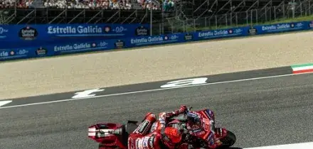 MotoGp, Sprint Ungheria: Marquez domina, Acosta secondo