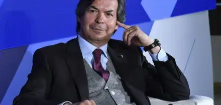 Intesa Sp lancia Opas su Mps, a Unipol 635 filiali da fondere con Bper