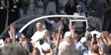 Il Papa: siamo tutti migranti, aiutiamoci a essere pi&ugrave; umani