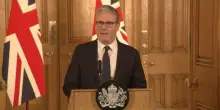 Londra vieta social media ai minori di 16 anni. Starmer: rendono i bambini infelici e creano dipendenze