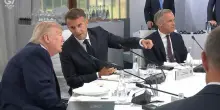 L&rsquo;invito di Macron fa colpo, Trump entusiasta della cena a Versailles (e resta fino alla fine del G7)
