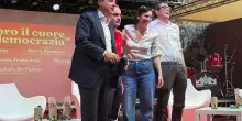 Centrosinistra, i leader Pd-M5s-Avs cantano sul palco insieme &ldquo;Bella ciao&rdquo;