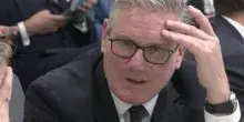 Londra, Starmer annuncia le dimissioni e si commuove