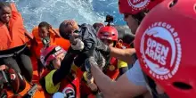 Comitato remigrazione consegna firme pdl: &ldquo;Antifascisti fuori dalle p&hellip;&rdquo;
