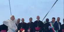 Il Papa a Lampedusa, appello all&rsquo;Europa: su migranti ha chiamata epocale