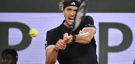 Tennis, Wimbledon: Zverev vola in finale, battuto Fery in tre set