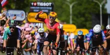 Ciclismo, Tour, Waerenskjold trionfa in volata a Nevers