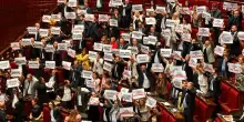 Dalla Camera primo s&igrave; alla riforma elettorale, in maggioranza resta clima di tensione e sospetti