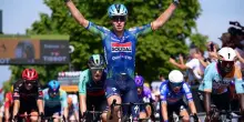 Ciclismo, Merlier cala il tris, Philipsen ancora battuto