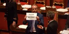 La Giunta della Camera dice no a uso chat Delmastro, opposizioni all&rsquo;attacco