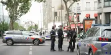 Francia, attacco con coltello a Parigi: tre donne ferite, due gravi