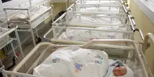 In Italia nati appena 355mila bimbi: nuovo minimo storico dal Dopoguerra