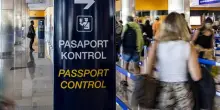 Meloni ribadisce linea dura su migranti. Schlein: &ldquo;Insegue Vannacci&rdquo;