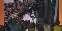 Meeting, cori da stadio per l&rsquo;arrivo del Papa dal popolo di Cl