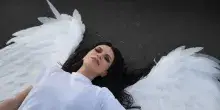 Siamo soli nell&rsquo;immenso vuoto che c&rsquo;&egrave; nuovo singolo di Laura Pausini
