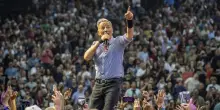 Il Boss fa un regalo ai fan, performance di 7 brani live su youtube