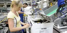 Industria, Istat: a luglio produzione +0,7% su mese, ferma su anno