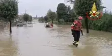 Maltempo, morta una donna bloccata in un&rsquo;auto sommersa dall&rsquo;acqua