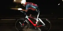 Sport, 623 km in 24 ore con una gamba: Andrea Devicenzi firma 10 record