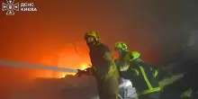 Ucraina, nove morti in attacchi russi a Kiev e Kharkiv. Droni russi sconfinano in Romania e Moldavia