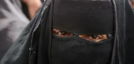 Meloni vieta burqa a scuola ma &egrave; solo primo passo. Che accade nel resto d&rsquo;Europa