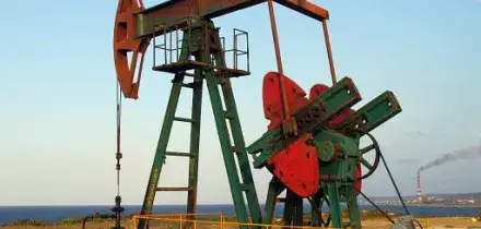 Ue: forniture petrolio stabili ma prezzi diesel e kerosene elevati. Il commissario: inverno difficile