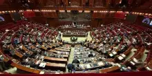 La maggioranza resiste al voto segreto, la legge elettorale va avanti
