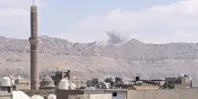 Yemen, forti esplosioni nella capitale Sana&rsquo;a. Gli Houthi: raid aerei dall&rsquo;Arabia Saudita
