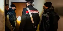 Costringe partner a sesso estremo: arrestato per tortura