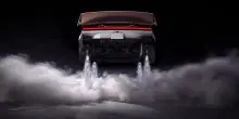 Tesla: Musk svela la Roadster che vola, produzione prevista nel 2028
