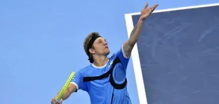 Tennis, Davidovich Fokina trionfa a Shanghai
