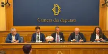 &rdquo;Nessuna lotta da sola&rdquo;: nasce il pallone da Rugby con il nastro rosa