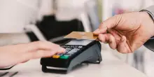 Fisco, addio alla ricevuta dei Pos ma i dati dei pagamenti sono gi&agrave; sullo scontrino