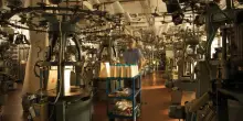 Carlin Petrini fa scuola, cos&igrave; Slow Fiber progetta la Pollenzo del tessile