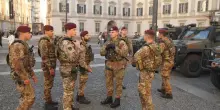 Cortei, un sabato blindato: perquisizioni in 20 citt&agrave;. La chat di un indagato: &ldquo;Bro, tutti contro gli sbirri&rdquo;
