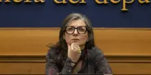 Il Pd si sfila sulle dimissioni di Francesca Albanese: "&Egrave; una perdita di tempo". La difesa di M5s e Avs