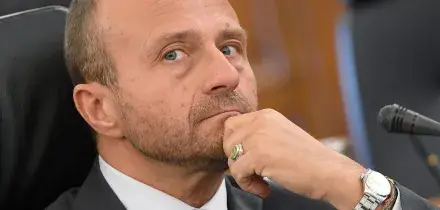 Il pm Woodcock ribalta la Costituzione: "Il processo serve a dimostrare l'innocenza dell'imputato"