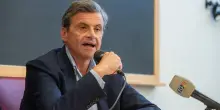 Calenda morettiano: “Sulla politica economica Meloni dica qualcosa, anche di destra”
