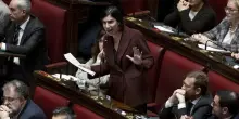 "Siete degli ipocriti". "Salvini &egrave; diventato il portavoce di Mosca?". Conte e Schlein in aula contro Meloni