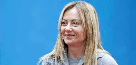 Meloni la Popolare: si lega a Merz-Metzola e Tajani e si riprende il tema sicurezza. Salvini propone "patti" a Vannacci