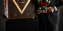 Da Louis Vuitton a Dolce&Gabbana fino a Zegna, ecco chi ha vestito la cerimonia del Pallone d’oro
