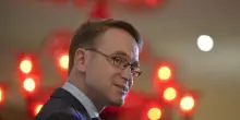 Commerzbank, l&rsquo;assemblea sotto ops parte tra le proteste: Unicredit vai a casa. Il presidente Weidmann: non accettate l&rsquo;offerta