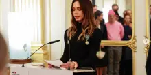 Victoria Beckham riceve l&rsquo;onorificenza di Chevalier des arts et des lettres a Parigi