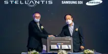 Stellantis verso l&rsquo;uscita dalla joint venture sulle batterie con Samsung negli Usa